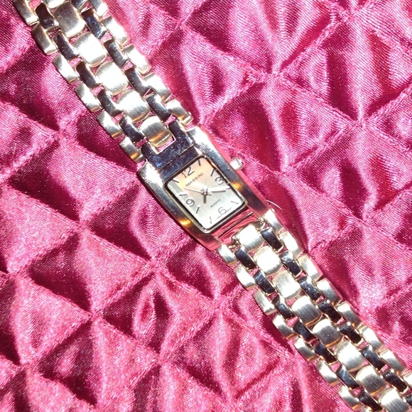 Watch - Picture 3 of 3